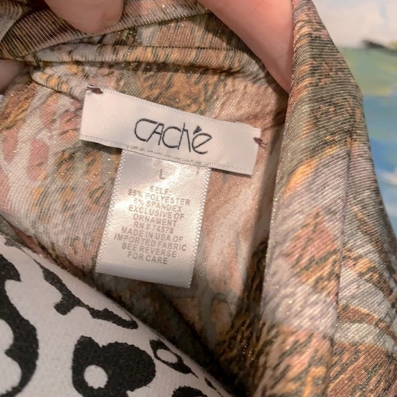 🎉HP🎉Cache,Beautiful Colors,Scoop Neck w/ Gold Accents - Picture 6 of 6